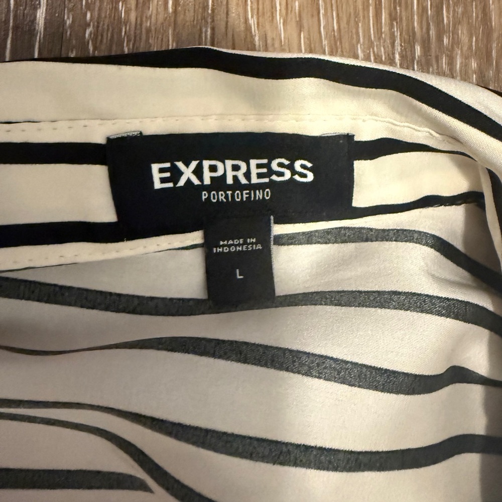 Large Express Black and White Striped Blouse with Long Sleeves - Picture 2 of 6